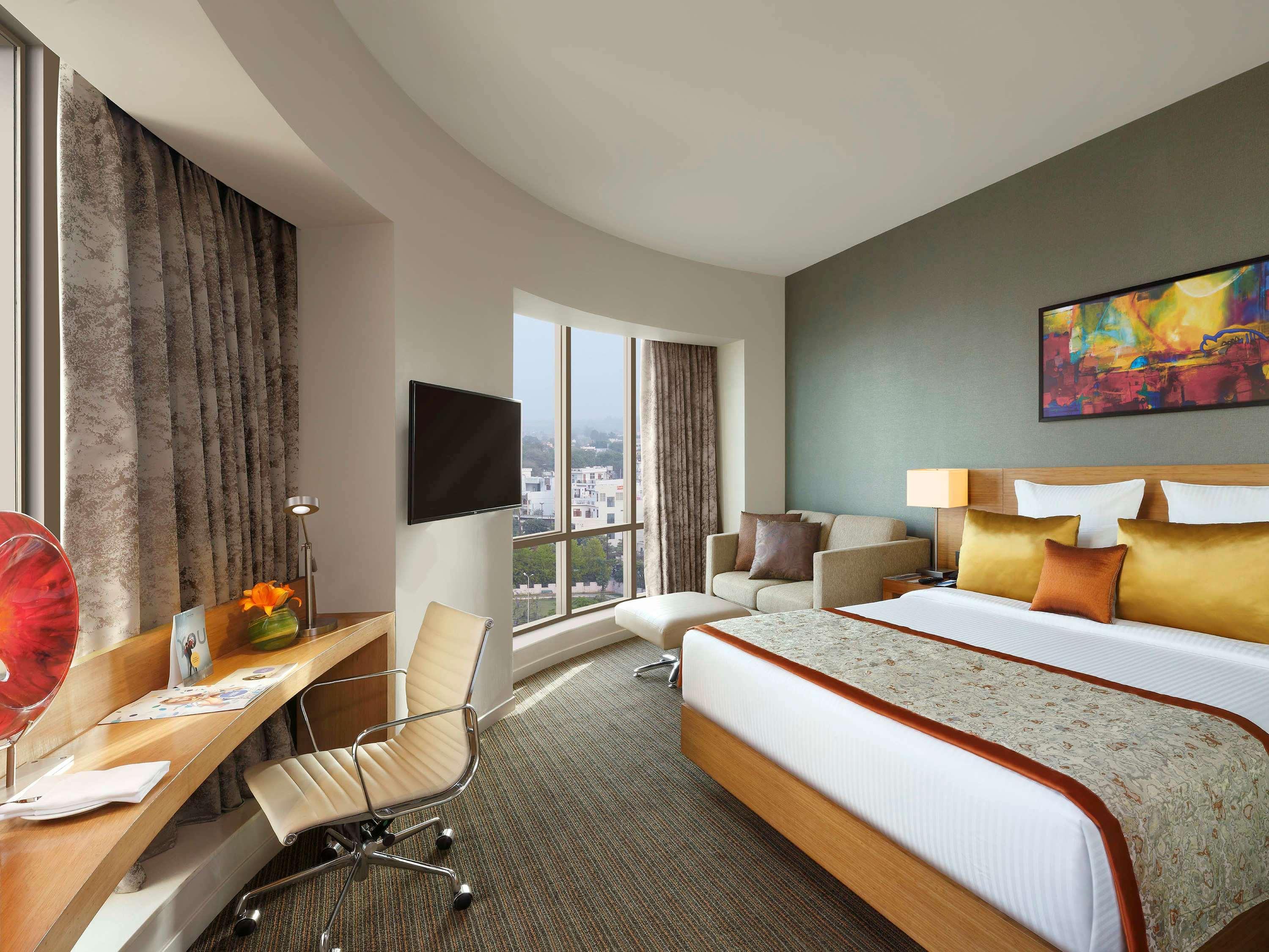 Novotel Lucknow Gomti Nagar Ngoại thất bức ảnh