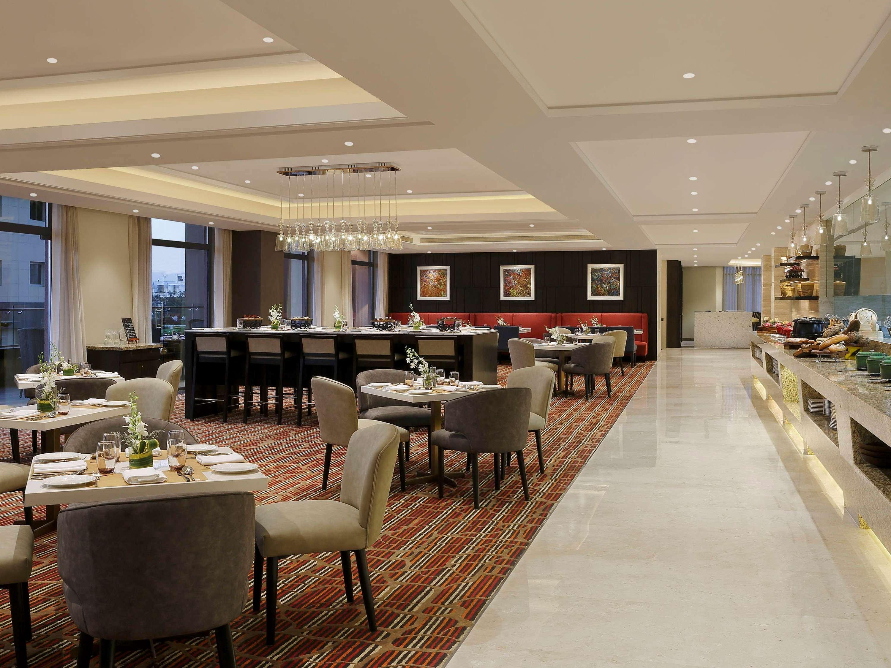Novotel Lucknow Gomti Nagar Ngoại thất bức ảnh
