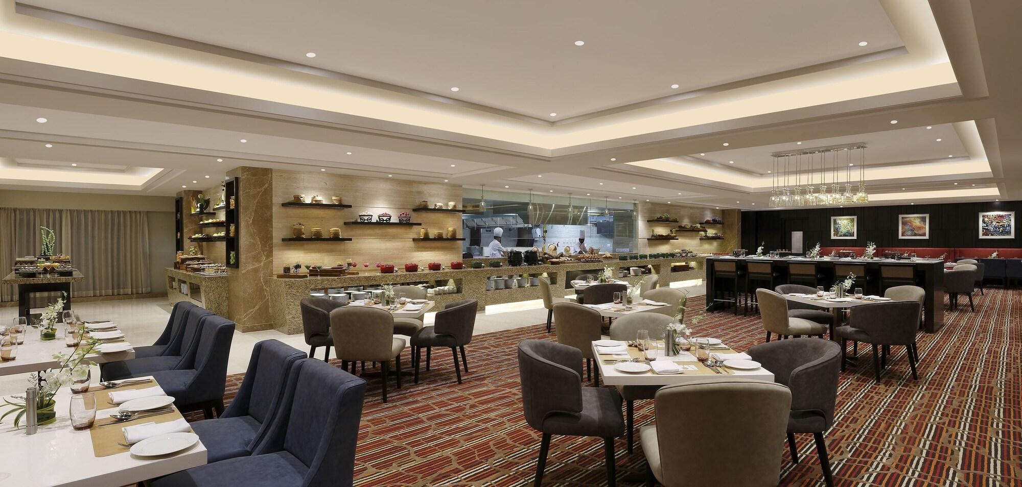 Novotel Lucknow Gomti Nagar Ngoại thất bức ảnh