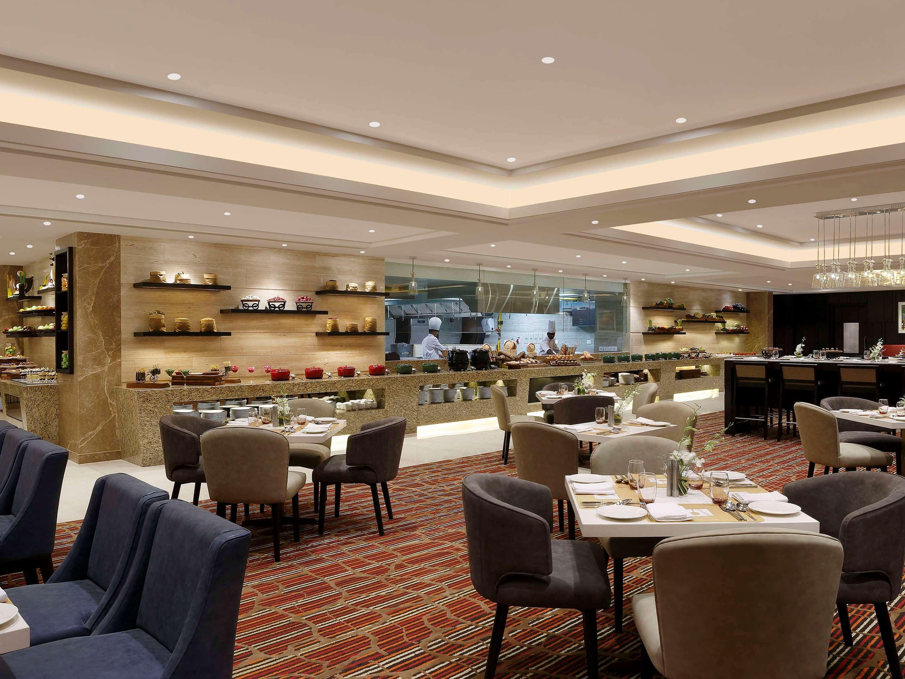 Novotel Lucknow Gomti Nagar Ngoại thất bức ảnh