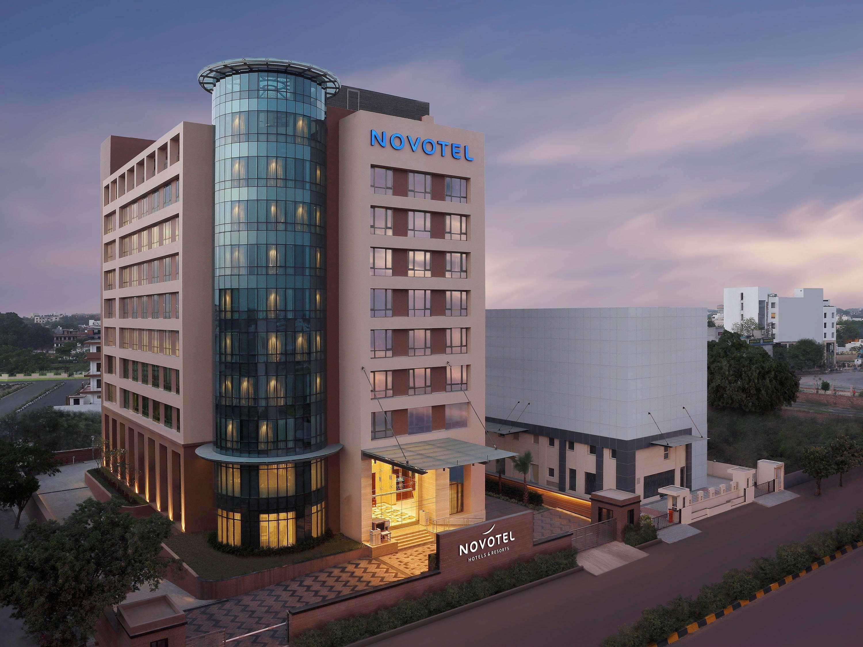 Novotel Lucknow Gomti Nagar Ngoại thất bức ảnh